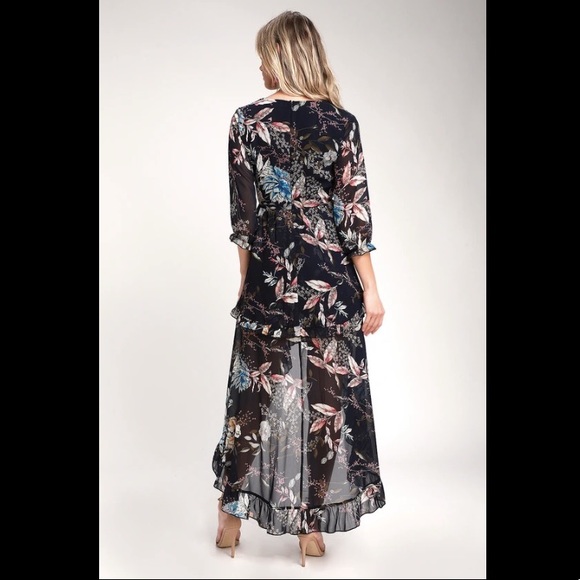 Lulu’s Navy floral dress - Picture 2 of 5